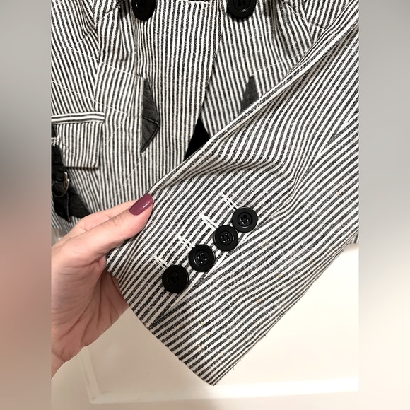 Women’s Linen Blazer in Gray and White Stripes - Picture 5 of 9